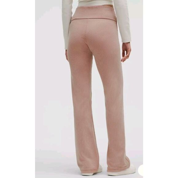 NWOT Lululemon Ribbed Softstreme Flared Pants Regular Rose Size 8 - Picture 2 of 11
